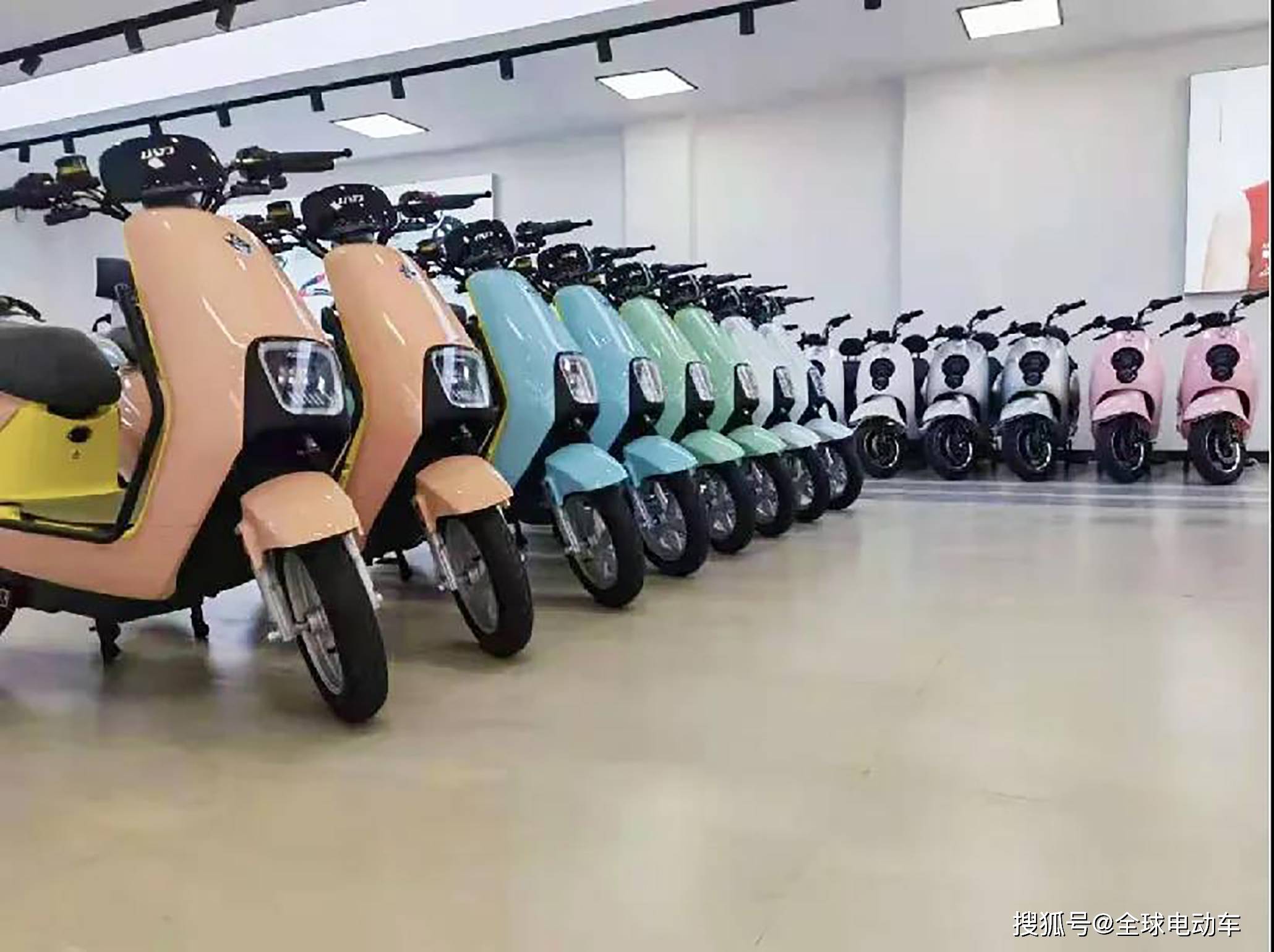 新國標電動車不用考駕照,為什么還不好賣?這四個原因告訴你_汽車_