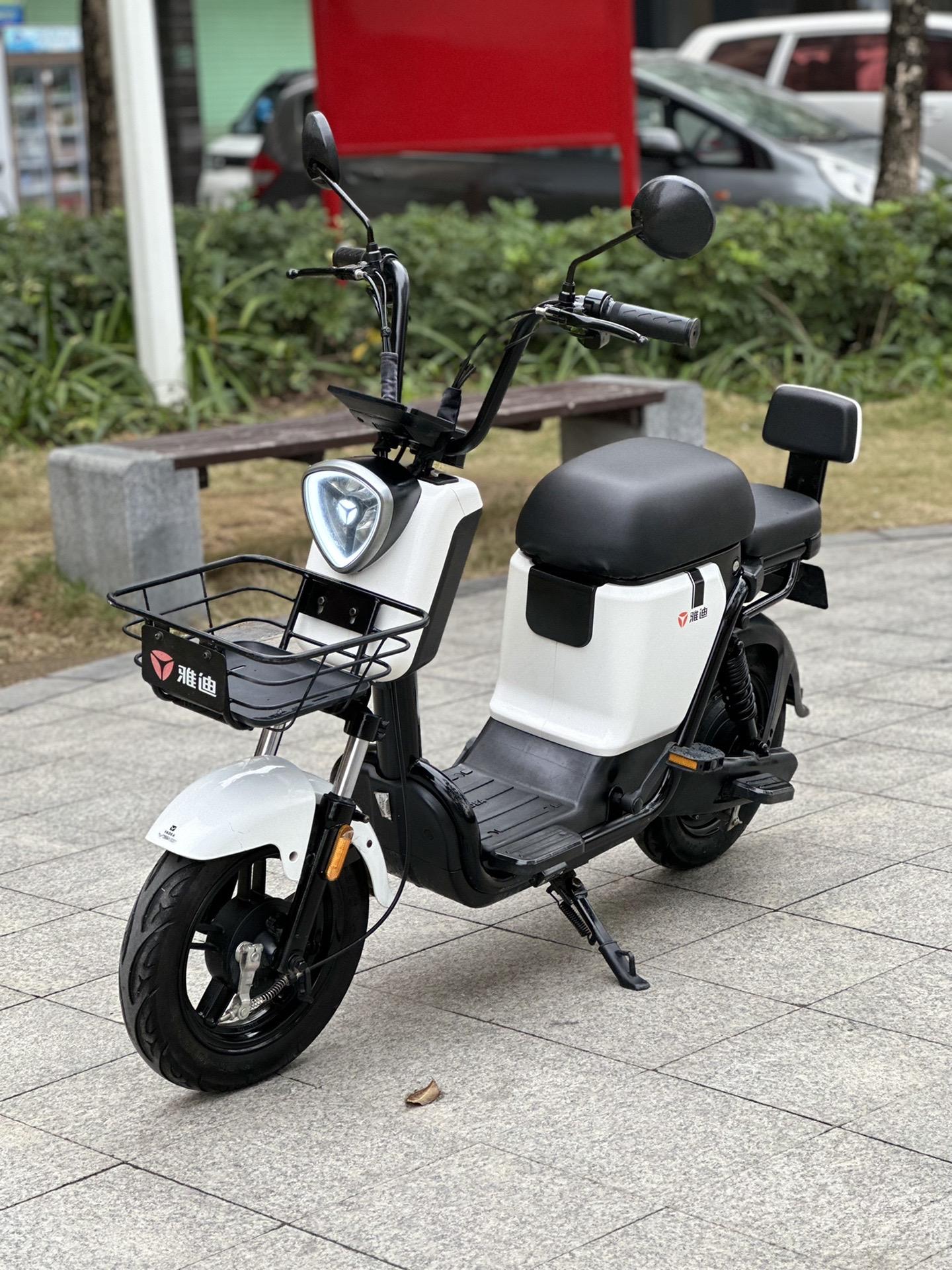 雅迪V20新國標電動車 續航42公里，城市通勤的理想選擇